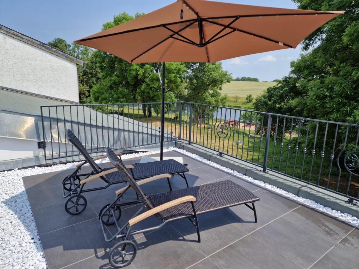 Ferienwohnung Mit Kamin Und Traumhafter Dachterrasse Mit Weitblick In Die Natur Neu Gaarz 외부 사진